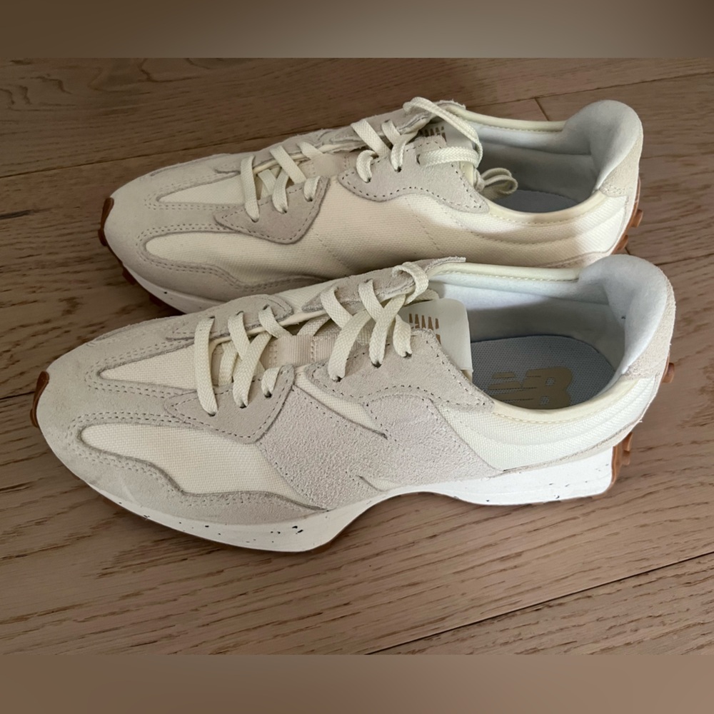 New Balance 327